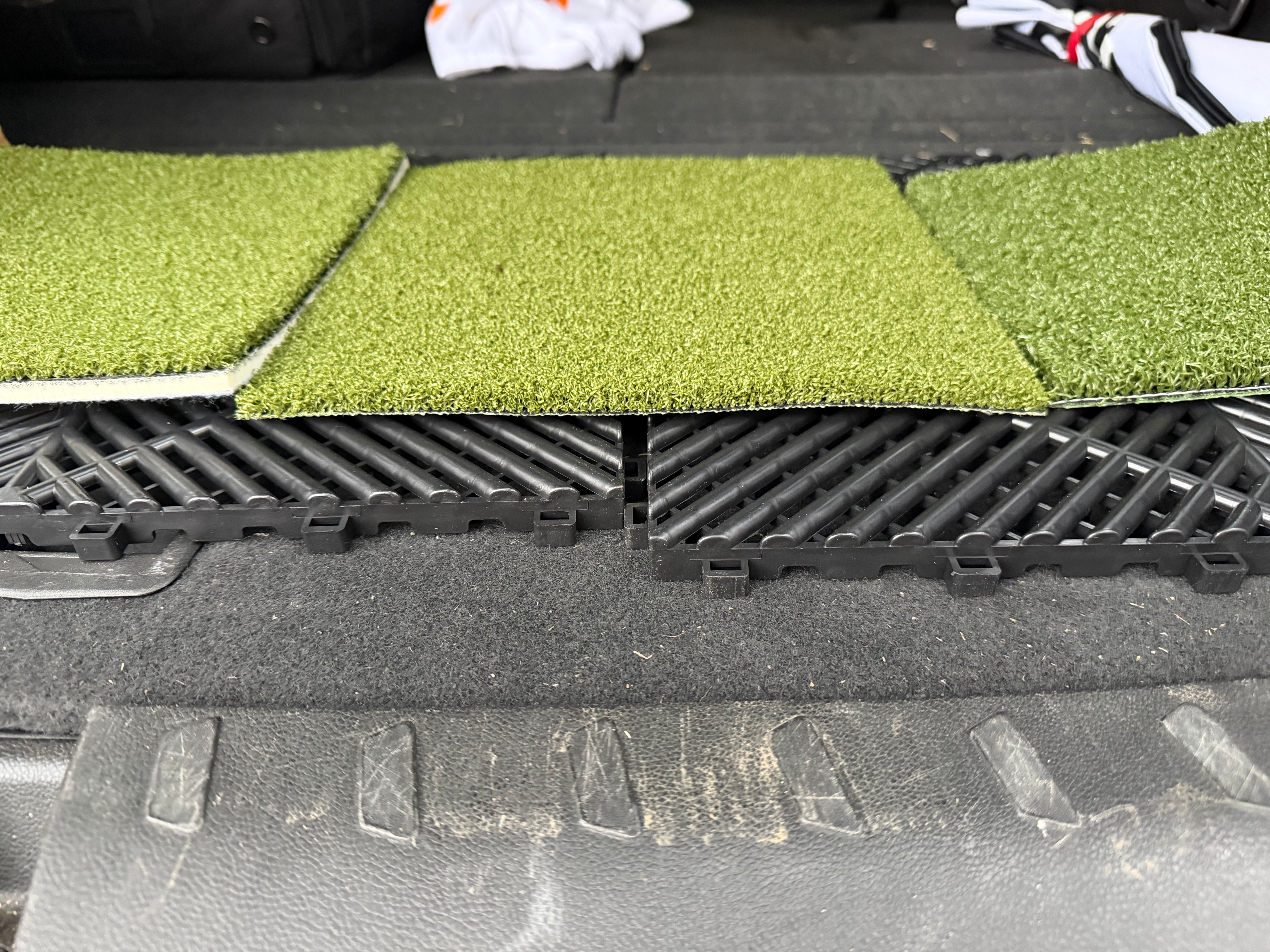 15 ft Golf Simulator Enclosure Turf – Premium Black or Green Putting & Aesthetic Turf (10ft, 15ft, 20ft Lengths)