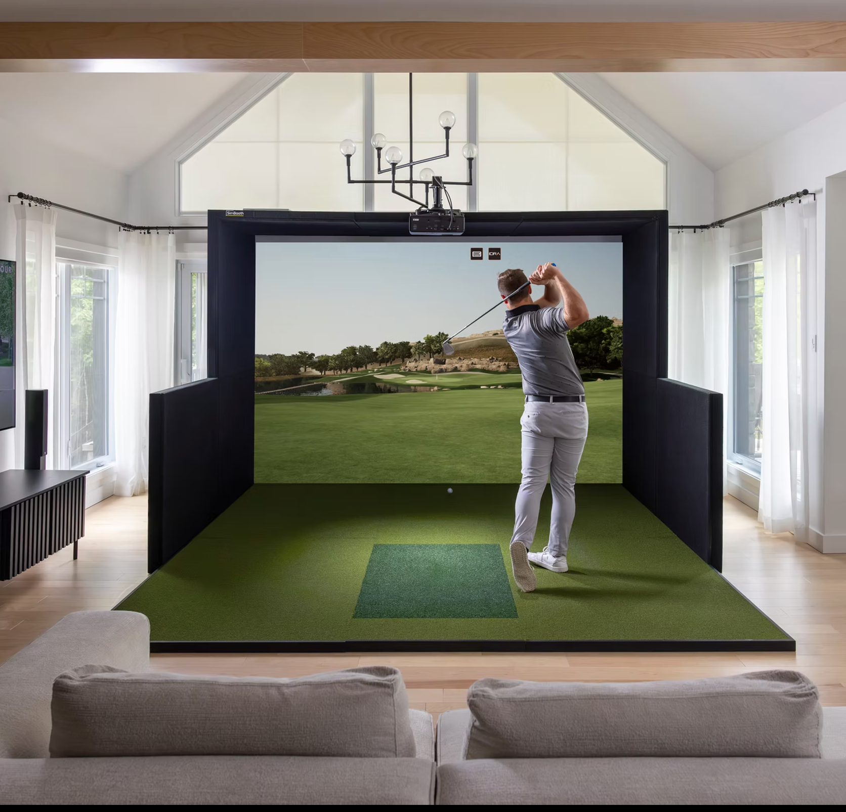 Golfin SimBooth 2 with Projector Beam, Half Walls, IDRA II & Optoma ST Projector